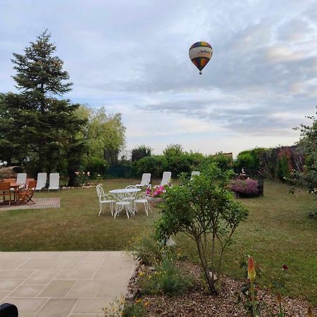 La Maison Genevier - Chambre La Family Hotel Montreuil-en-Touraine Екстериор снимка