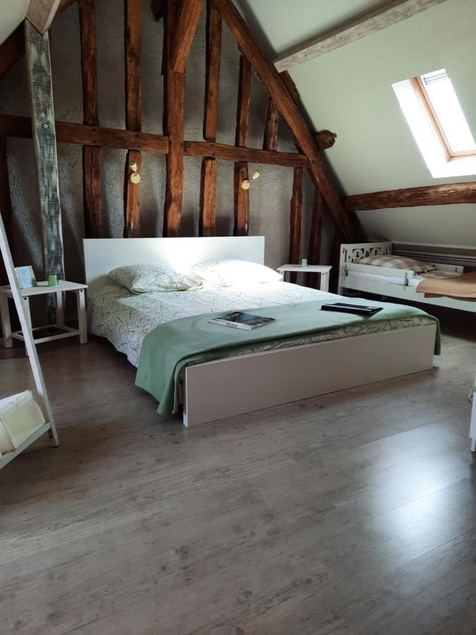 La Maison Genevier - Chambre La Family Hotel Montreuil-en-Touraine Екстериор снимка